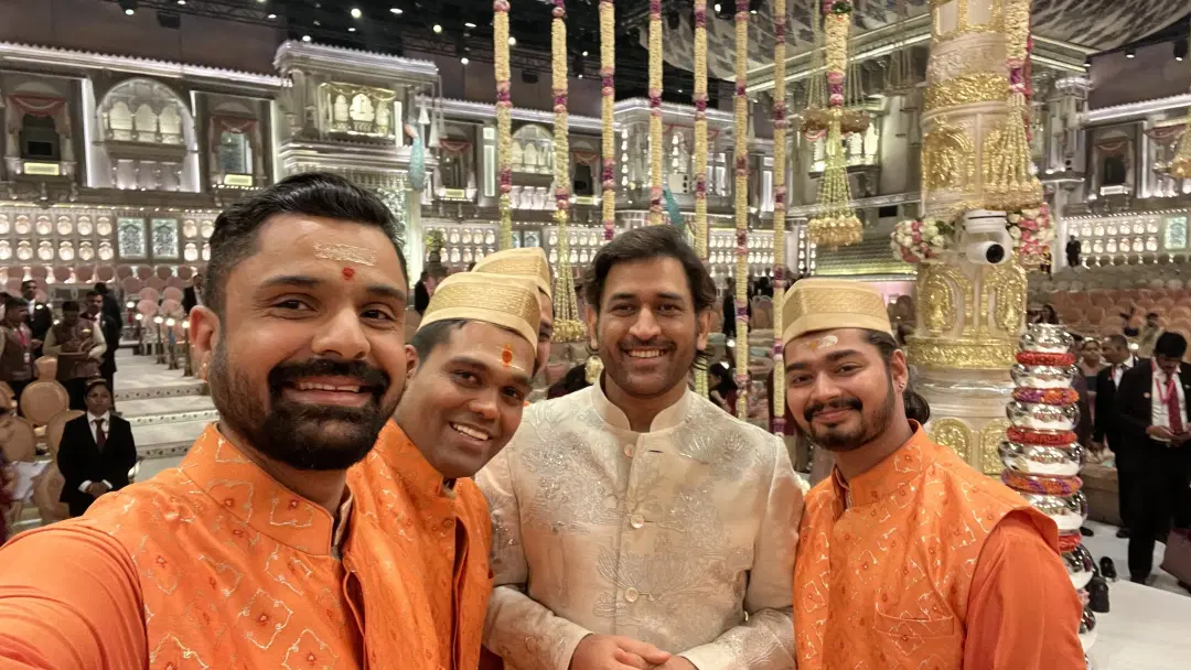 Prana Astrologers with MS Dhoni