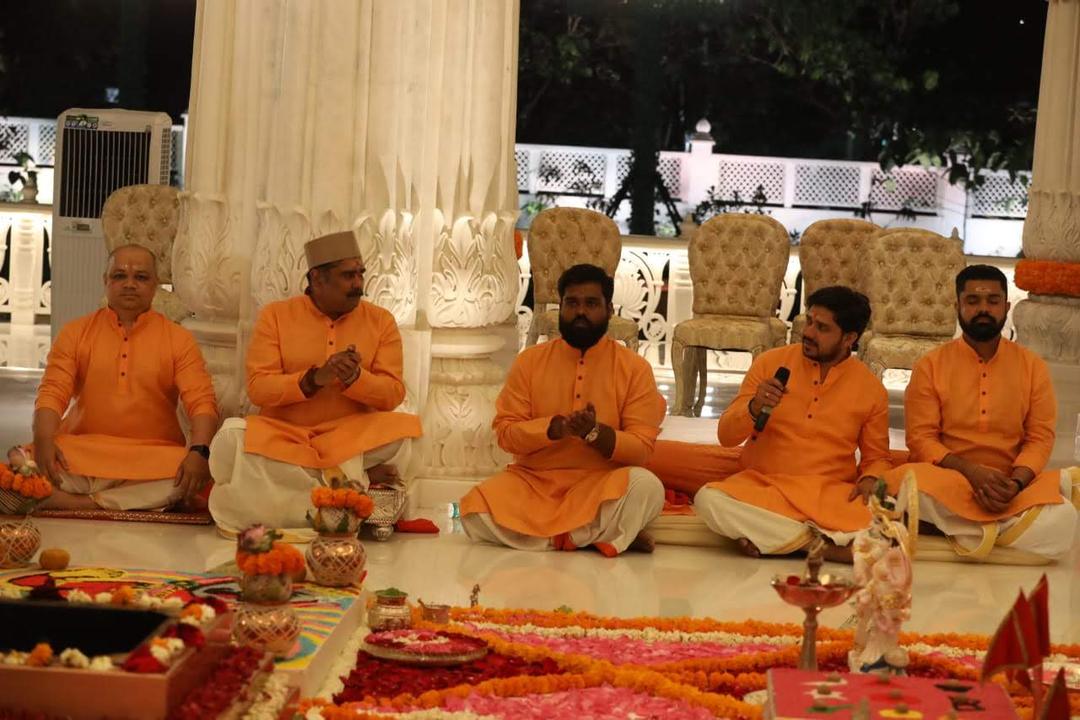 Pandit Chandrashekhar Sharma's Team