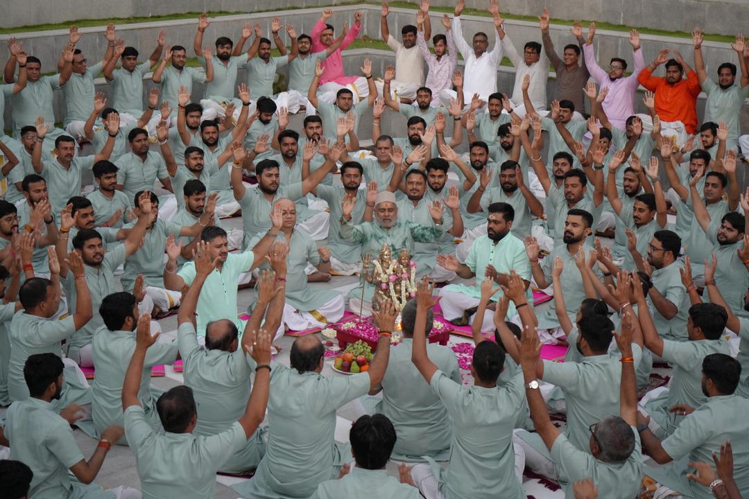 Pandit Chandrashekhar Sharma with Team