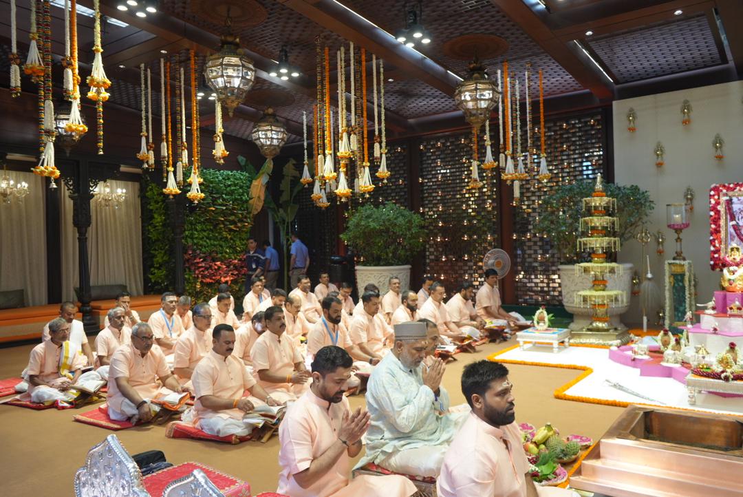 Pandit Chandrashekhar Sharma with Team